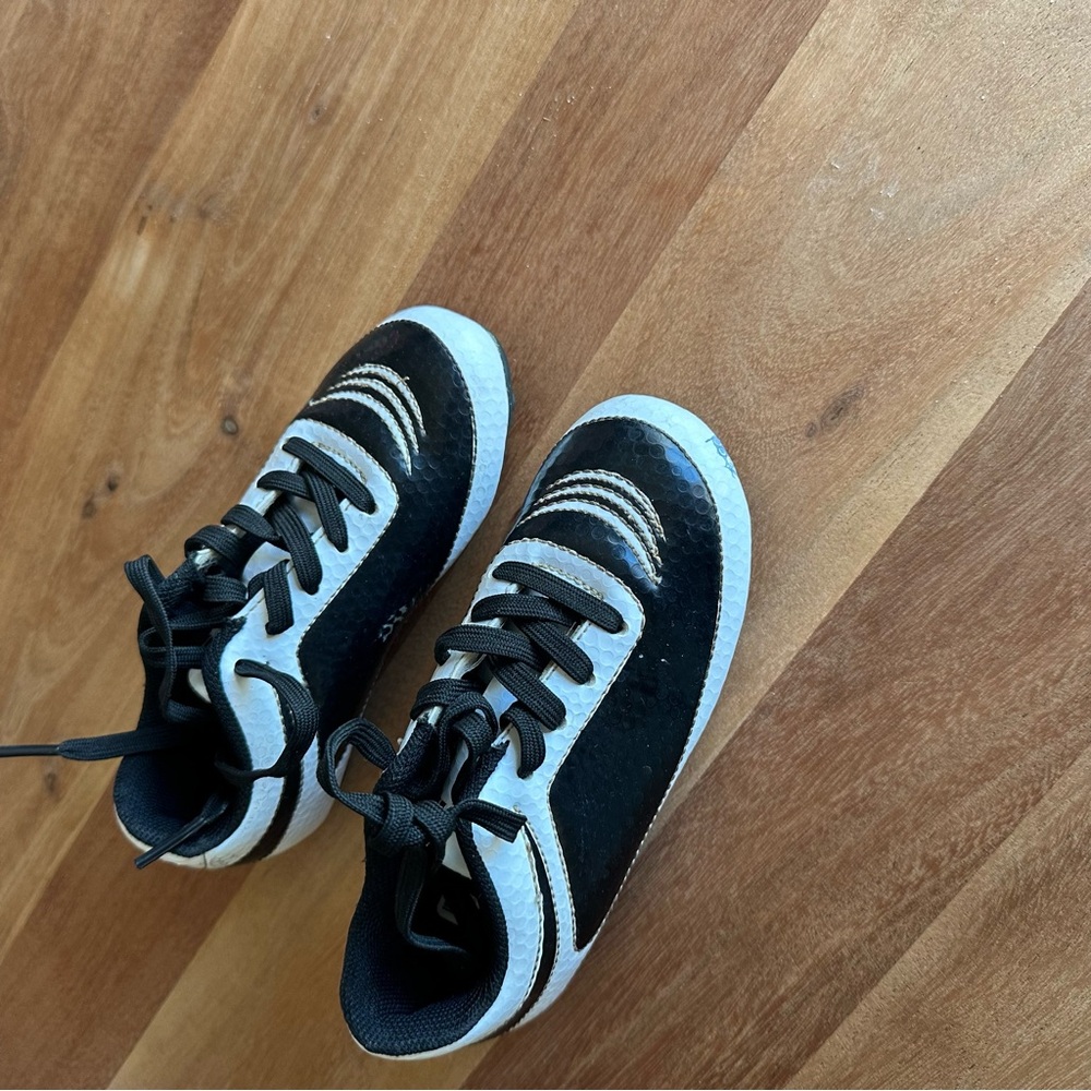 Vizari Black and White Soccer Cleats size 7